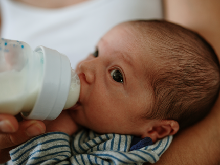 ¿Está Tomando Suficiente Leche? Señales Clave para Saberlo