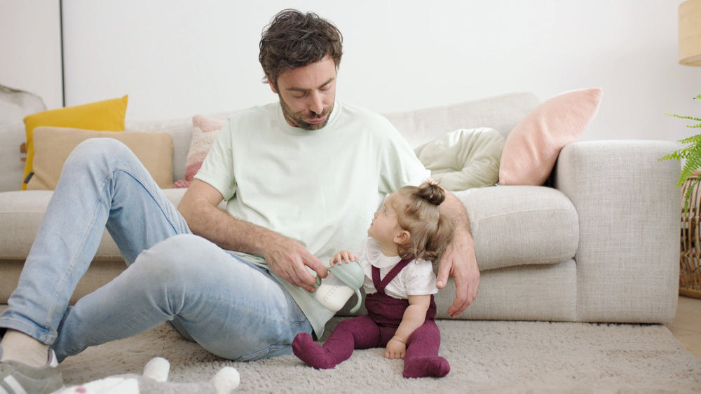 Cómo darle el biberón a tu bebé: la guía para papás que quieren involucrarse
