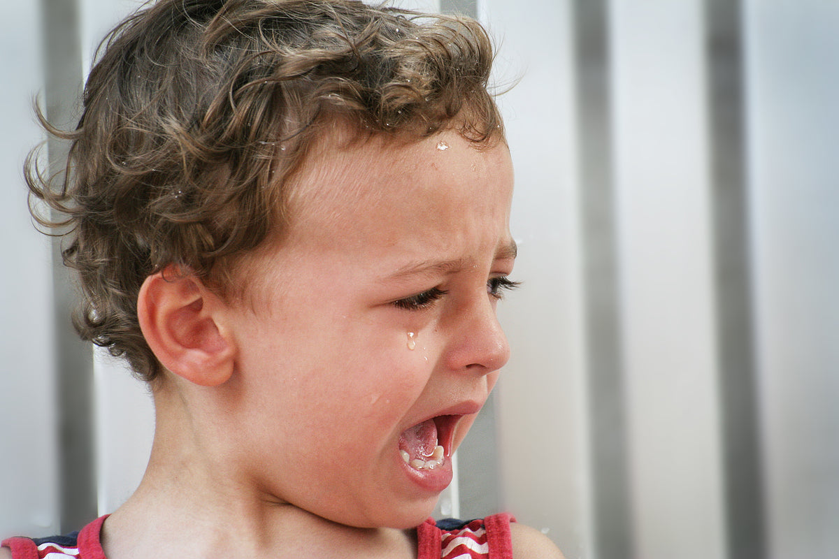 Cómo Ayudar a los Bebés y Niños a Lidiar con las Emociones Difíciles